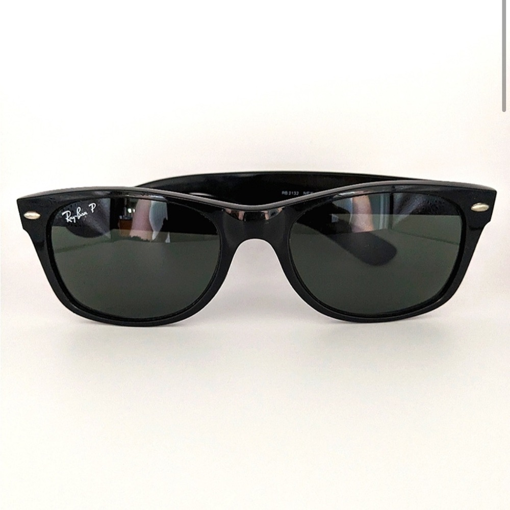 Black Wayfarer Ray Bans